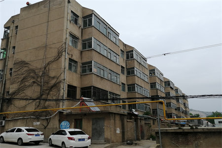 明湖中学附近港基文华园三室三厅两卫精装出售送阁楼送车